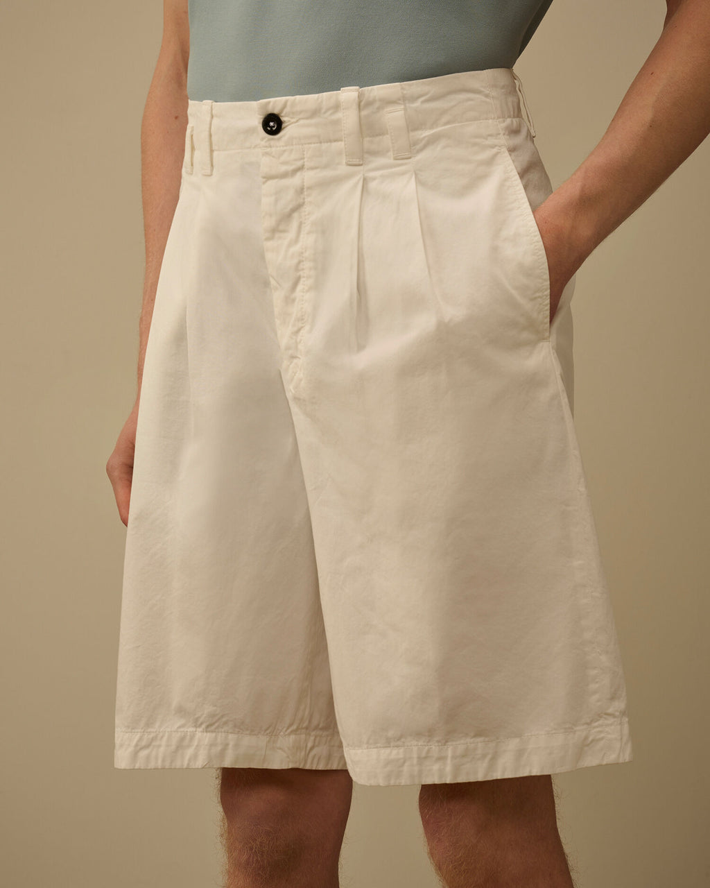 Cotton Gabardine Loose Pinces Shorts, GAUZE WHITE