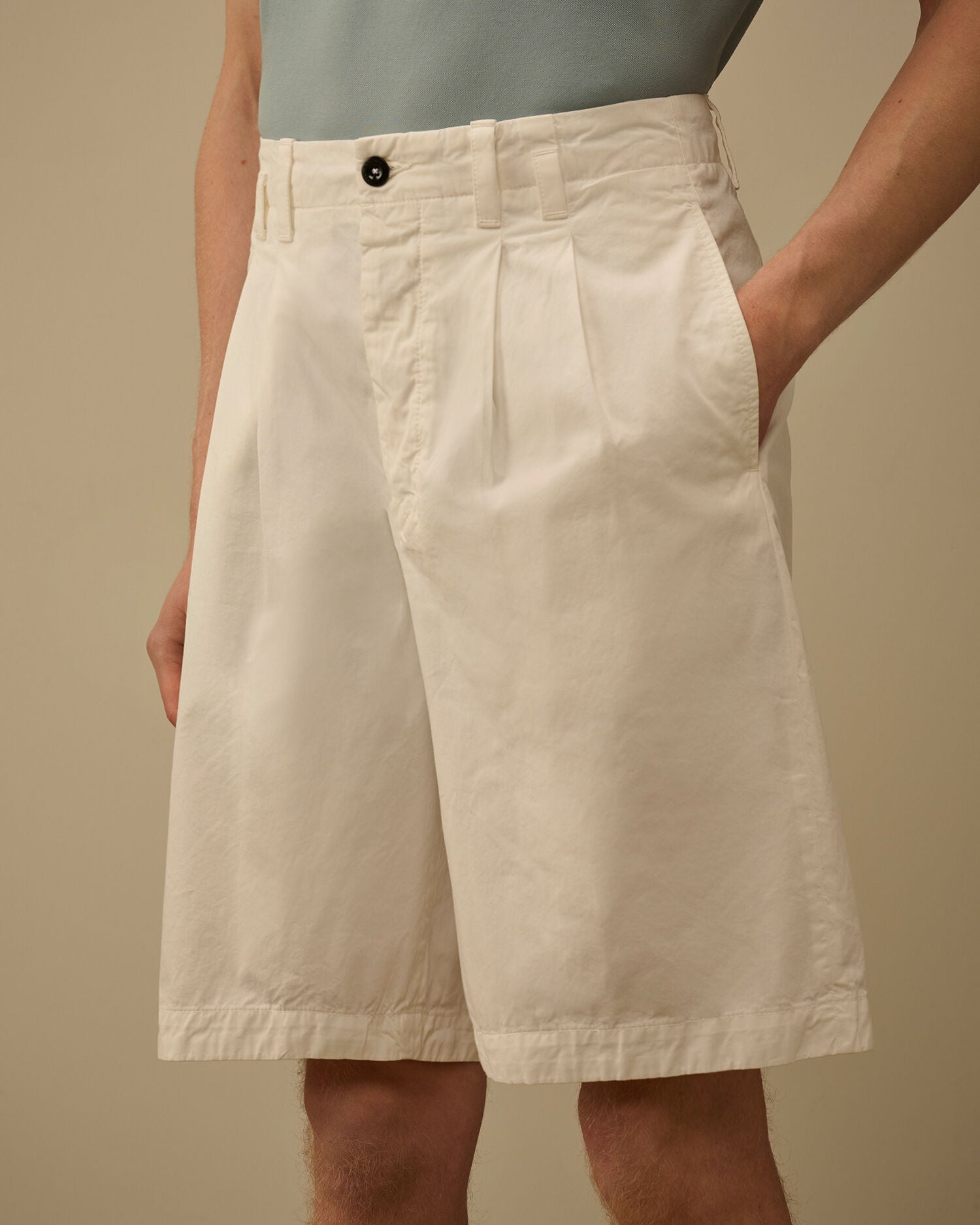 Cotton Gabardine Loose Pinces Shorts, GAUZE WHITE