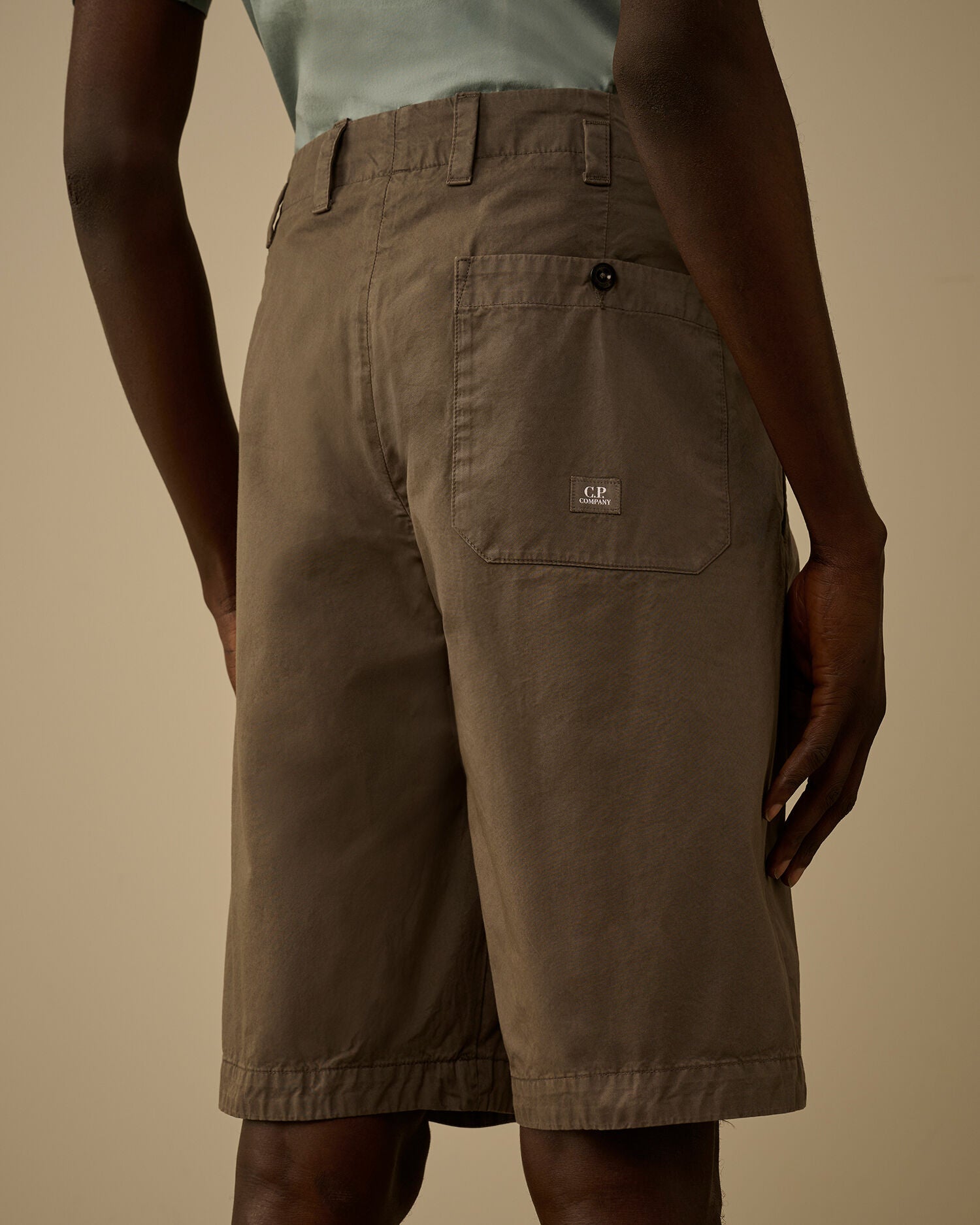 Cotton Gabardine Loose Pinces Shorts, GUNMETAL - GREY