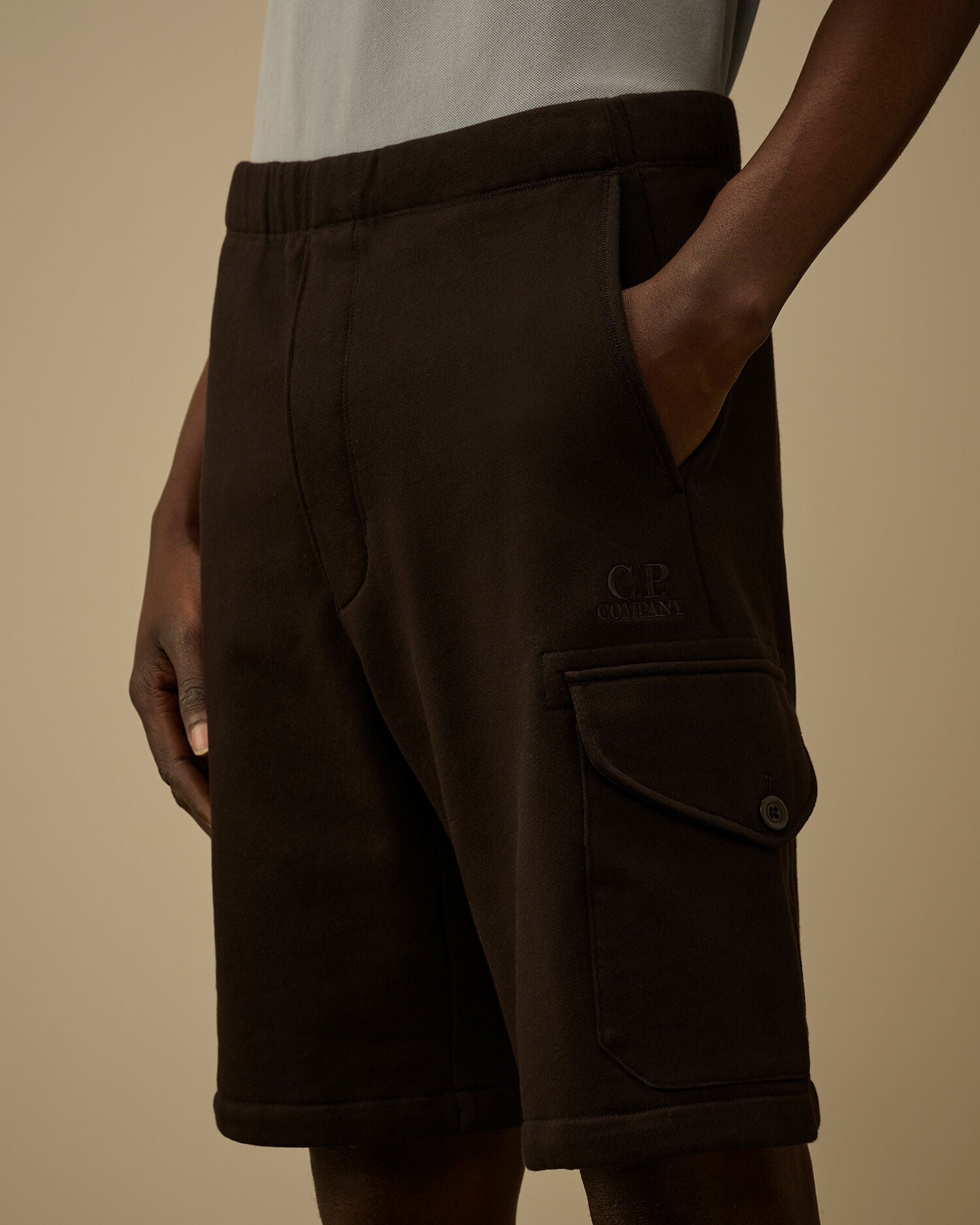 Diagonal Raised Fleece Cargo Sweatshorts, BLACK
