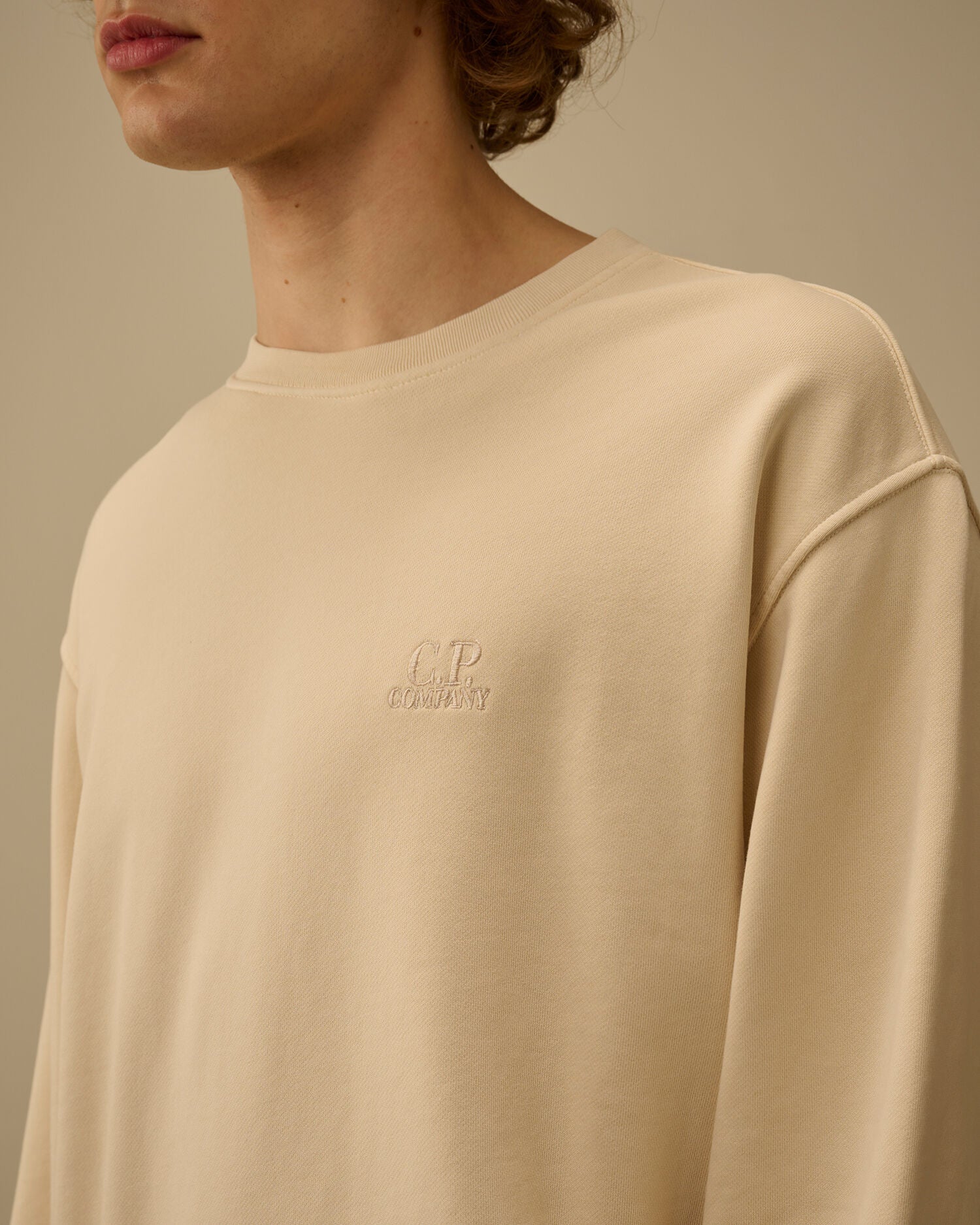 Cotton Diagonal Fleece Resist Dyed Crewneck Logo Sweatshirt, FROZEN DEW - WHITE