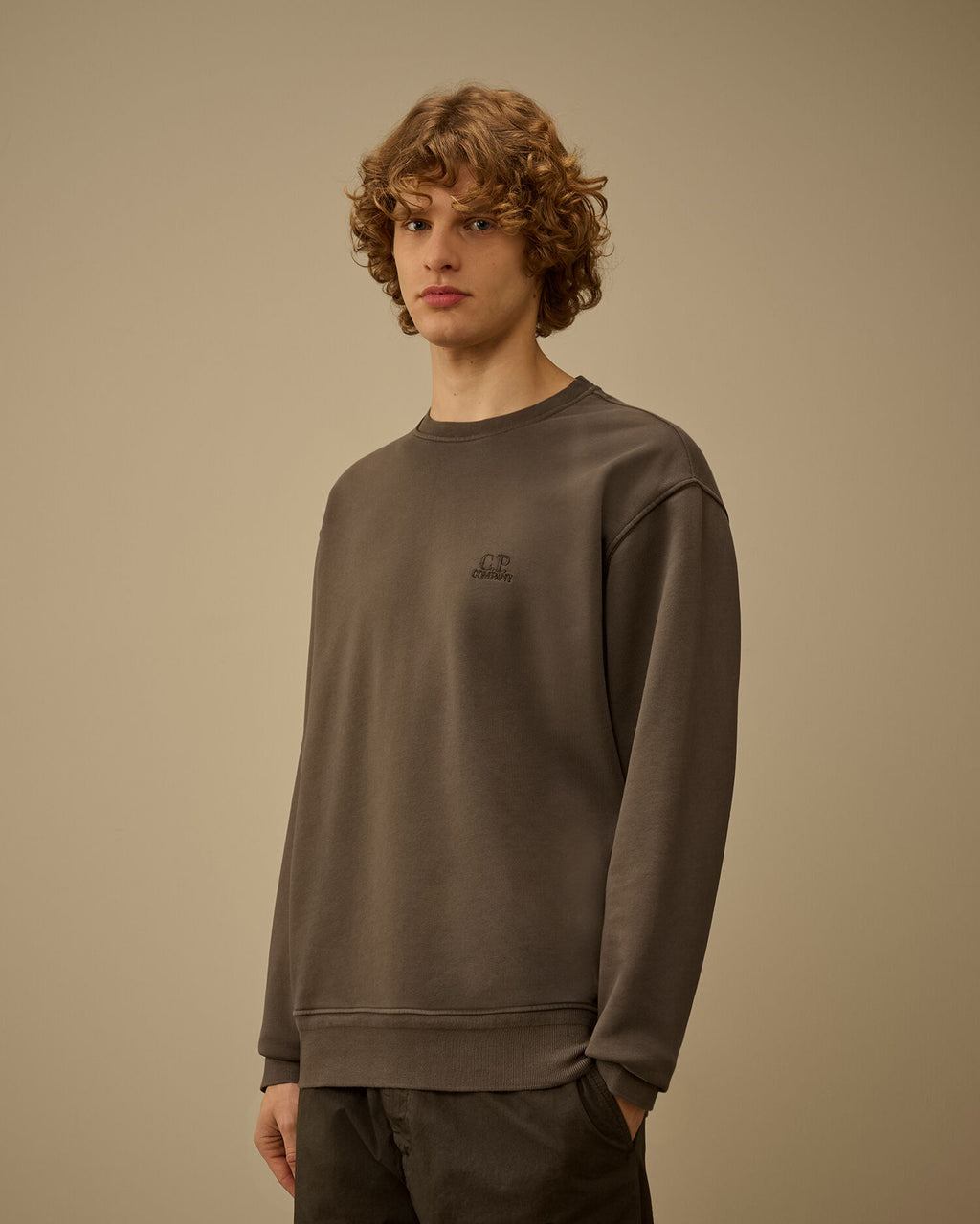 Cotton Diagonal Fleece Resist Dyed Crewneck Logo Sweatshirt, GUNMETAL - GREY