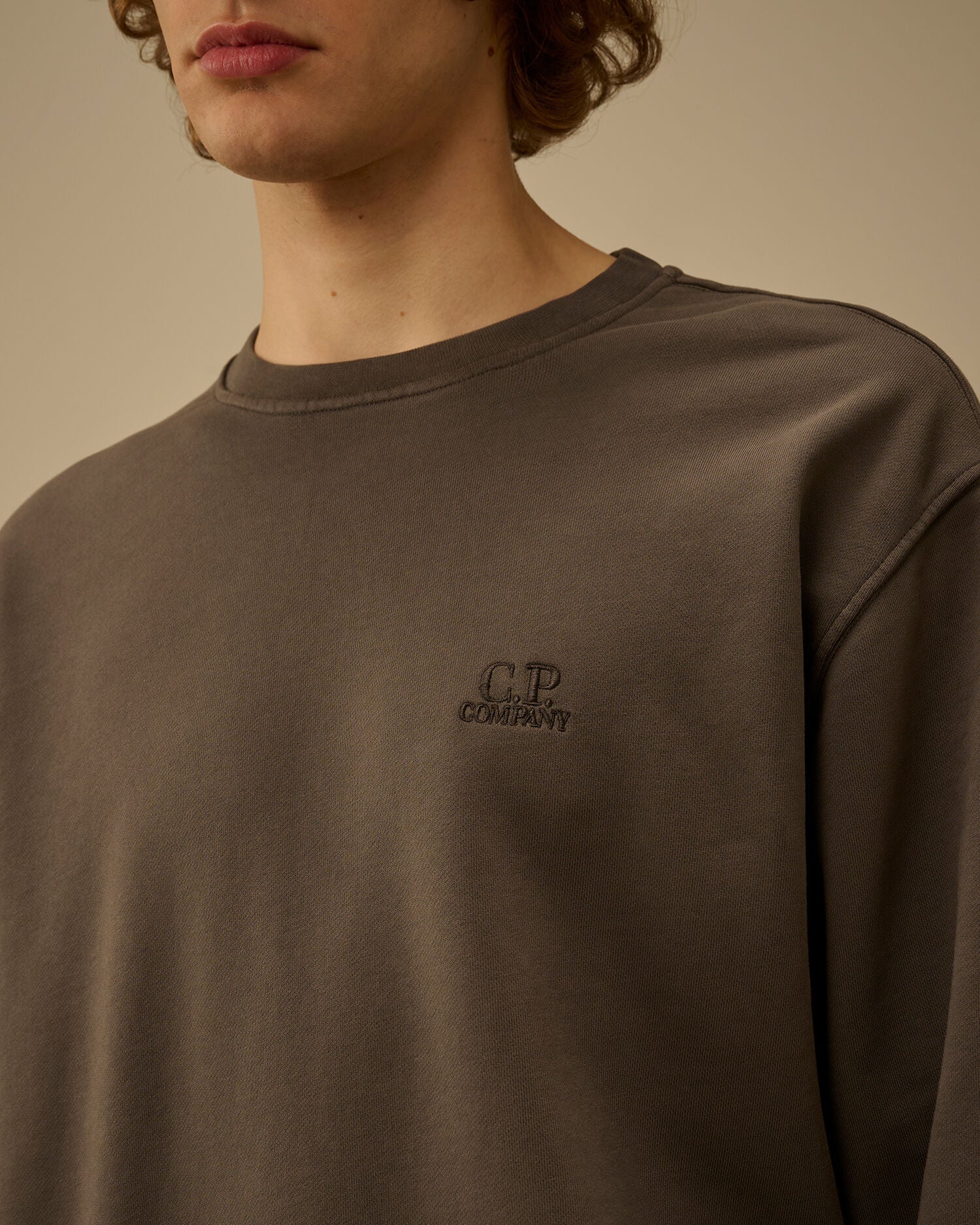 Cotton Diagonal Fleece Resist Dyed Crewneck Logo Sweatshirt, GUNMETAL - GREY