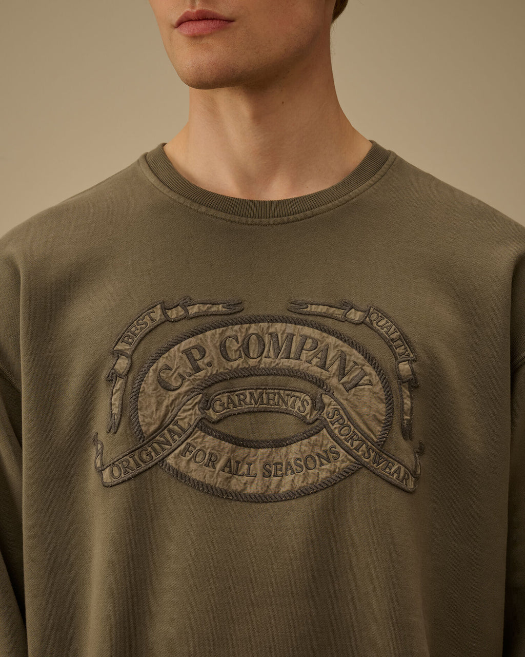 Diagonal Fleece Boxy Logo Crewneck Sweatshirt, GUNMETAL - GREY