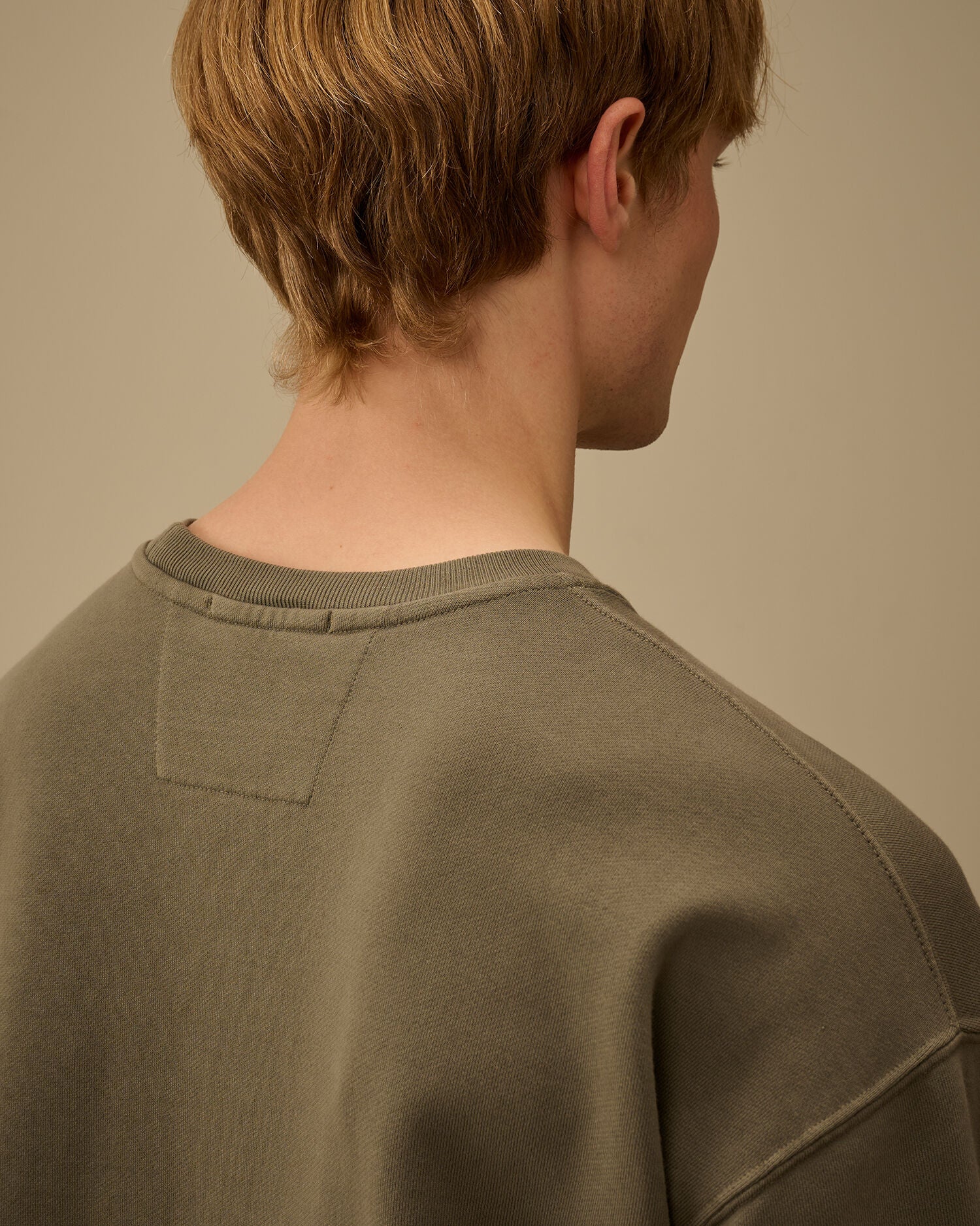 Diagonal Fleece Boxy Logo Crewneck Sweatshirt, GUNMETAL - GREY
