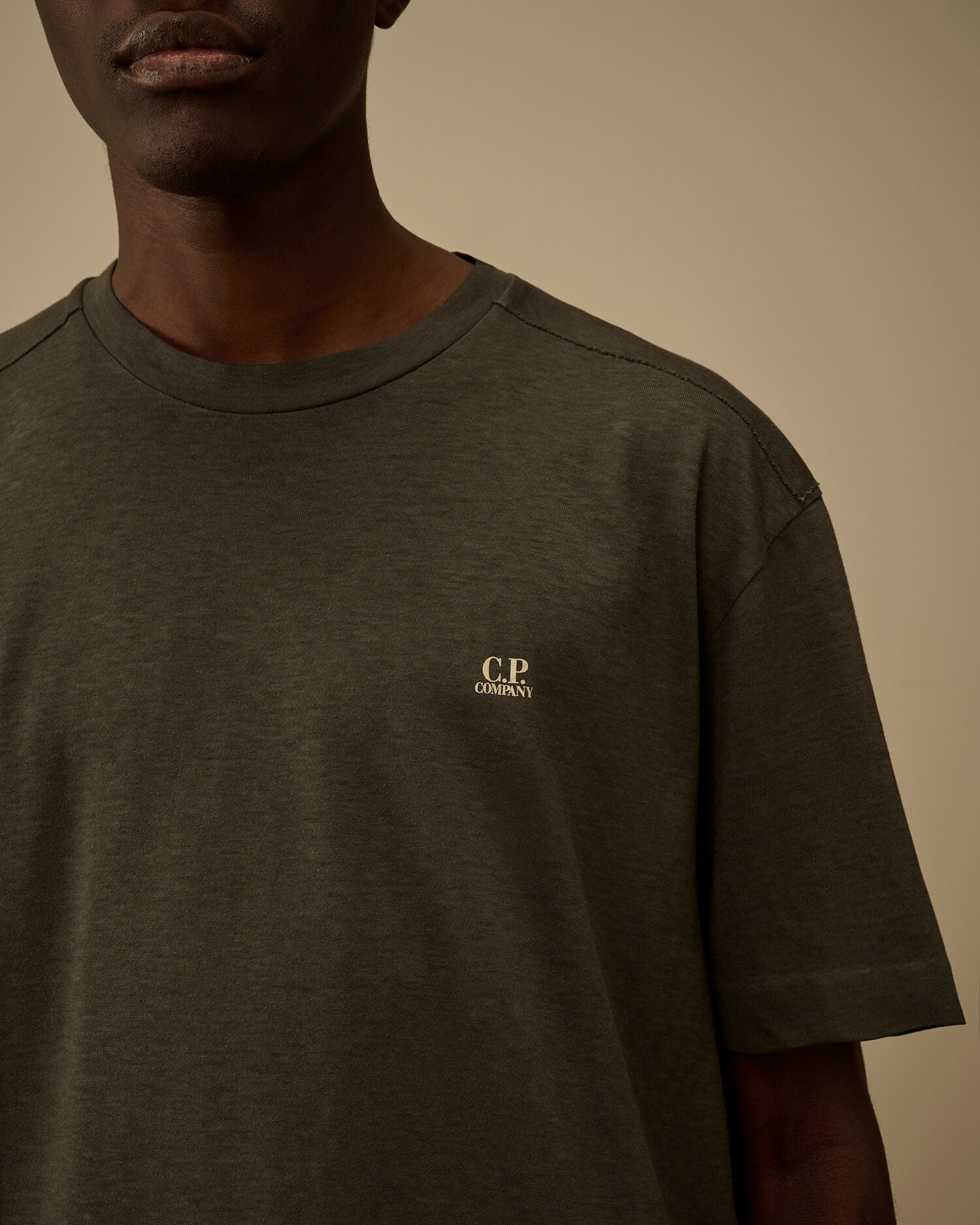 20/1 Jersey Plated Logo T-Shirt, GUNMETAL - GREY